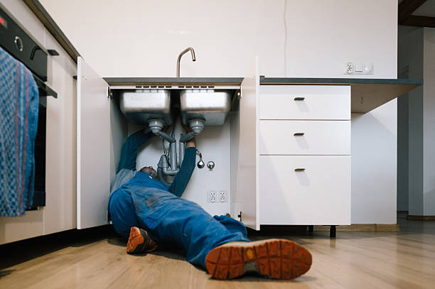 Professional Emergency Plumber technician working in Williamston, NC